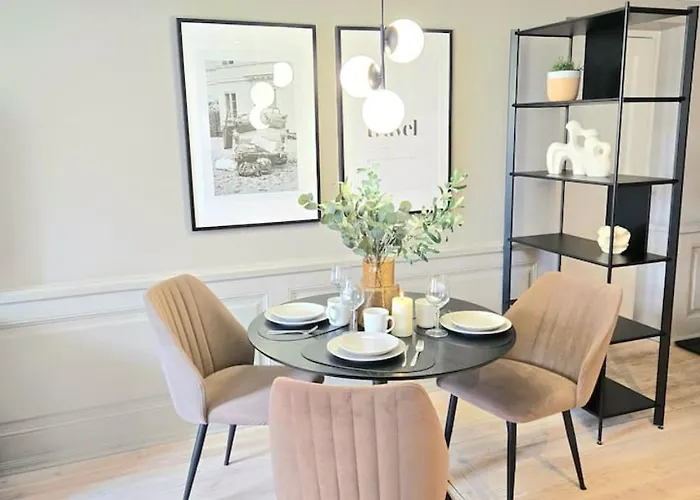 Апартаменты Stylish Old Town Gem Next To St Peter Church Рига