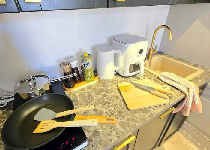 Stylish Old Town Gem Next To St Peter Church Lägenhet